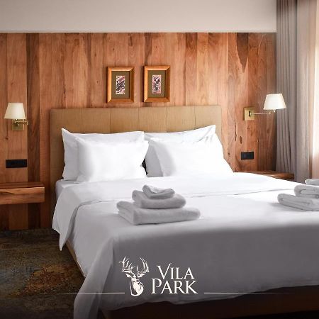 Vila Park Bujtina Hotel Prizren Buitenkant foto