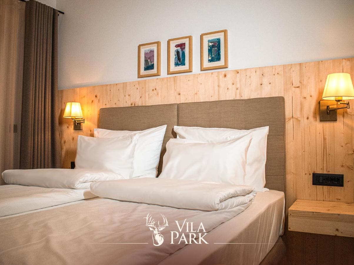 Vila Park Bujtina Hotel Prizren Buitenkant foto